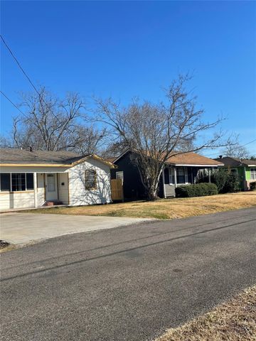 1960 May Street, Beaumont, TX 77705