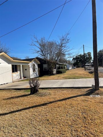1960 May Street, Beaumont, TX 77705