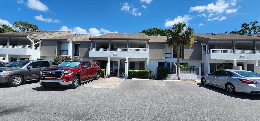 1960 LAKEWOOD CLUB DR S 2-F, St Petersburg, FL 33712