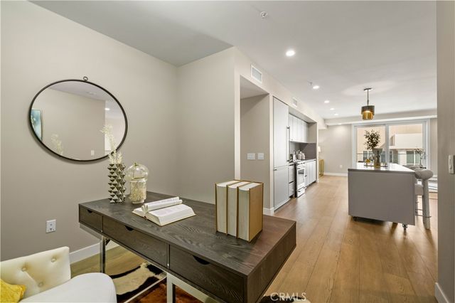 39 S Los Robles Ave. 6010, Pasadena, CA 91101