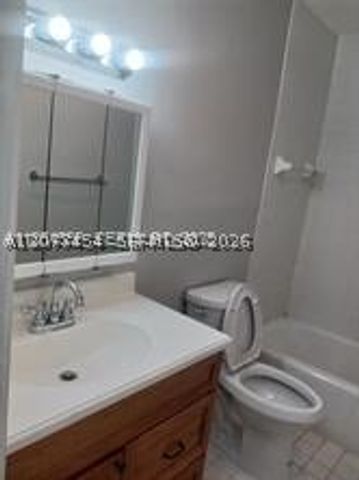 2127 Van Buren St 106, Hollywood, FL 33020