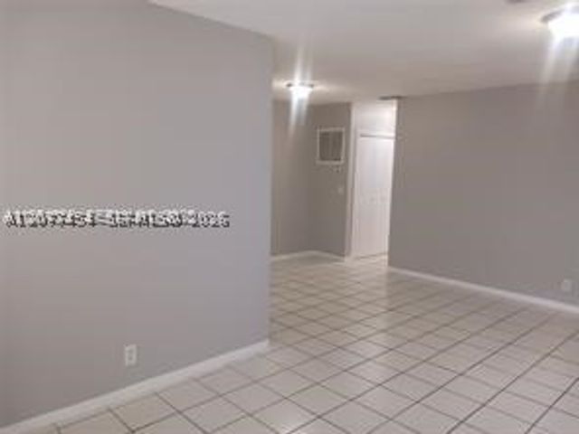 2127 Van Buren St 106, Hollywood, FL 33020
