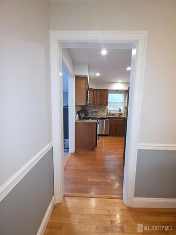 16 Glynn Court, Parlin, NJ 08859