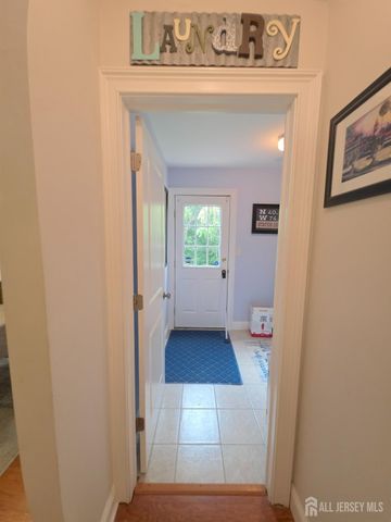16 Glynn Court, Parlin, NJ 08859