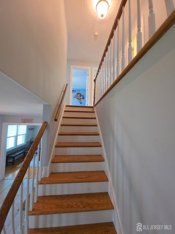 16 Glynn Court, Parlin, NJ 08859