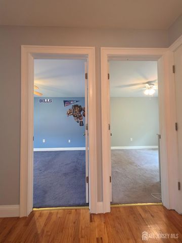 16 Glynn Court, Parlin, NJ 08859