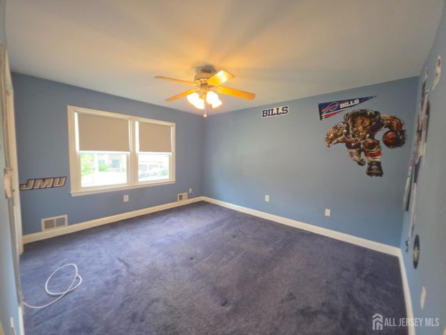 16 Glynn Court, Parlin, NJ 08859