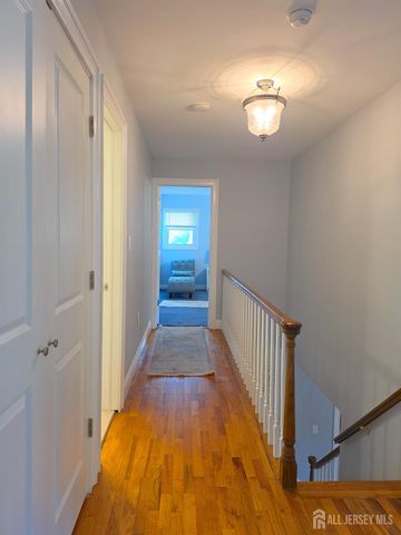 16 Glynn Court, Parlin, NJ 08859