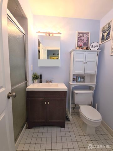 16 Glynn Court, Parlin, NJ 08859