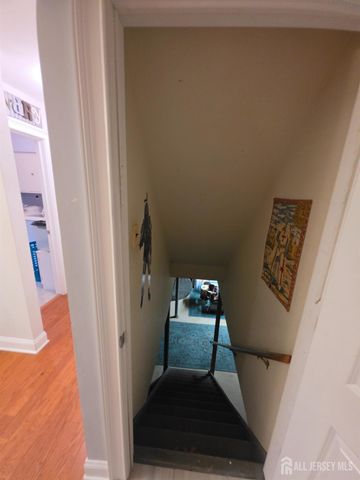 16 Glynn Court, Parlin, NJ 08859