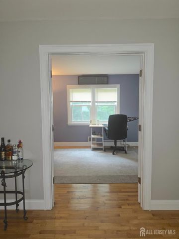 16 Glynn Court, Parlin, NJ 08859