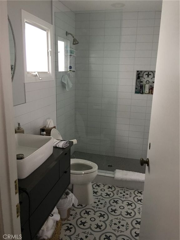 Image 19 of property listing at Address unavailable.