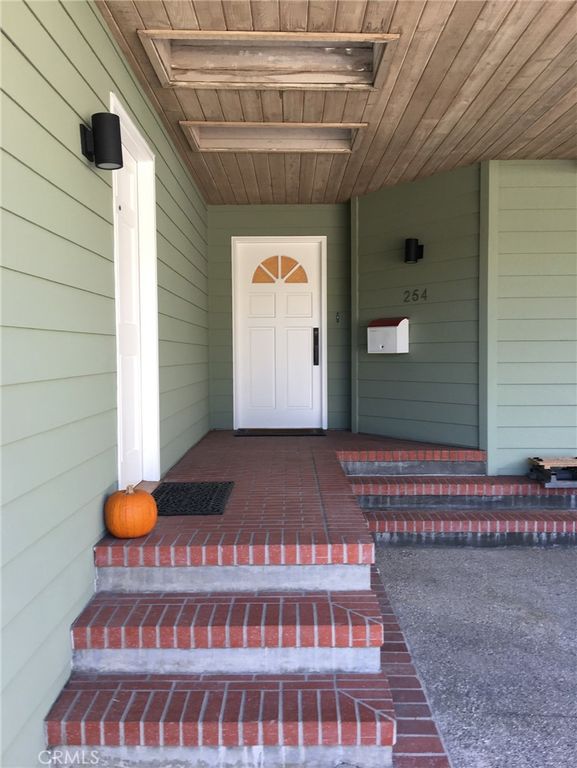 Image 3 of property listing at Address unavailable.