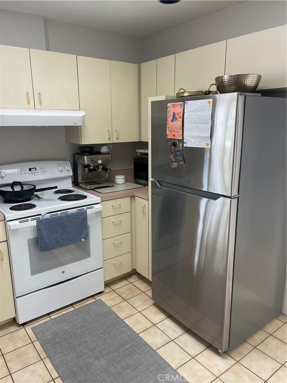 Image 30 of property listing at Address unavailable.