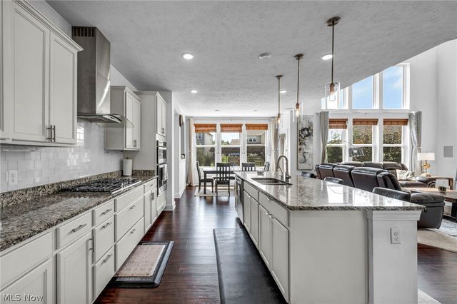 172 Harvester Drive, Copley, OH 44321