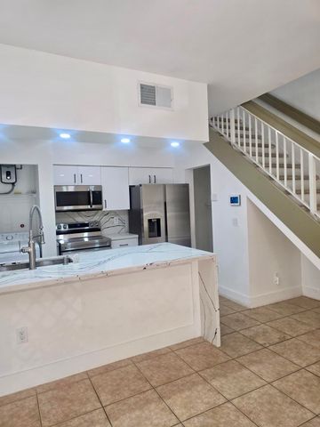18338 NW 68th Avenue B, Hialeah, FL 33015