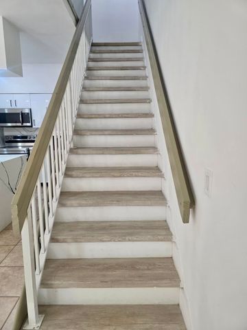 18338 NW 68th Avenue B, Hialeah, FL 33015