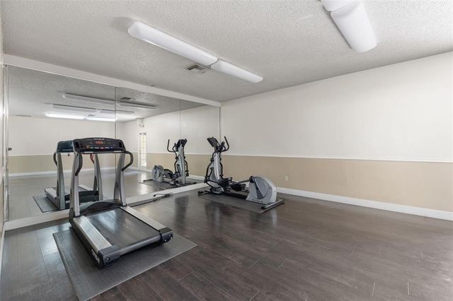 18338 NW 68th Avenue B, Hialeah, FL 33015