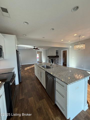 858 Star Ave, Bowling Green, KY 42104