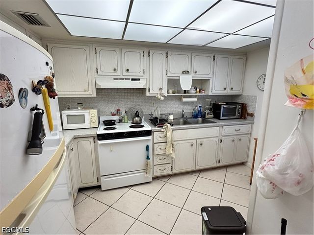 1830 Brantley RD J3, Fort Myers, FL 33907