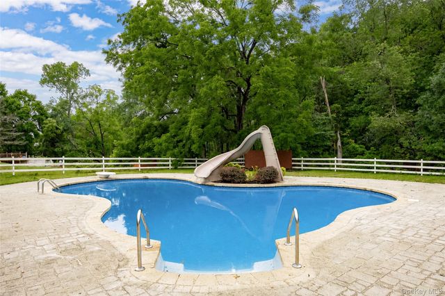 7 Fox Run, Wappingers Falls, NY 12590