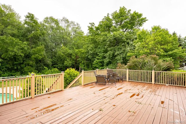 7 Fox Run, Wappingers Falls, NY 12590