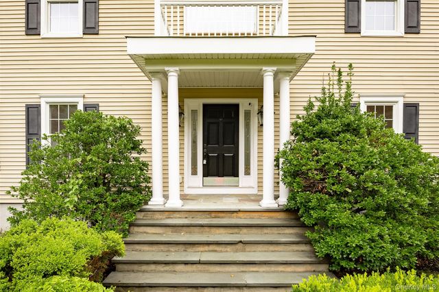 7 Fox Run, Wappingers Falls, NY 12590