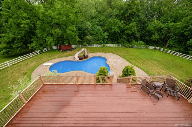 7 Fox Run, Wappingers Falls, NY 12590