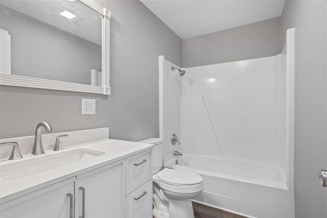 560 N Crocker Street, Sulphur, LA 70663