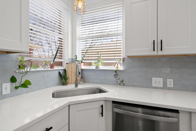 1433 Bradbury LN, Austin, TX 78753