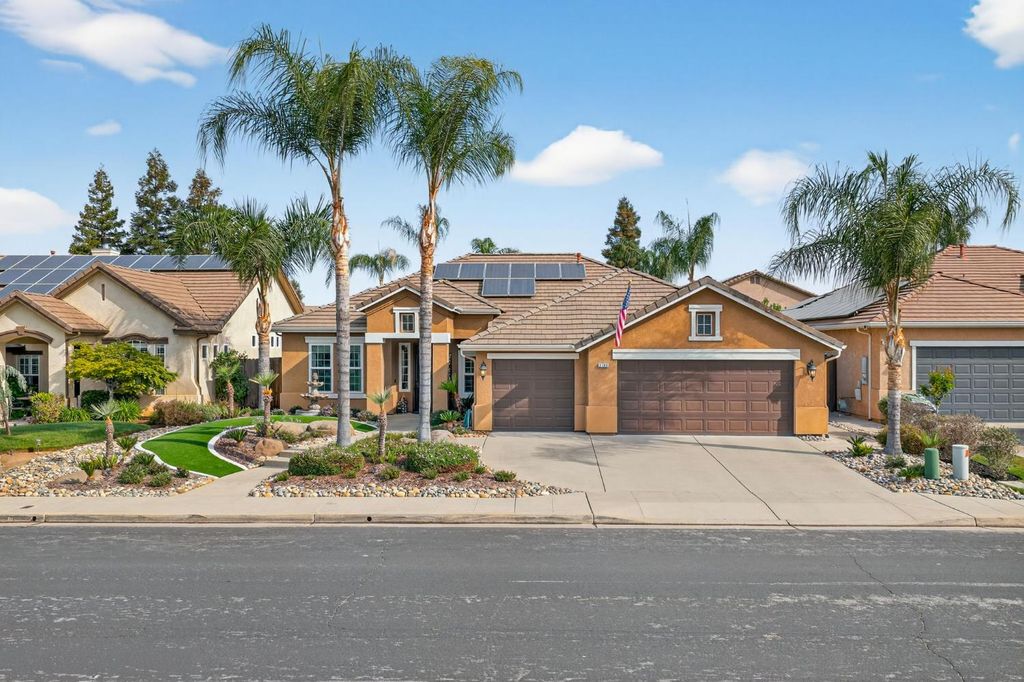 Image 2 of property listing at 2765 Bellaire Avenue, Clovis, CA 93611