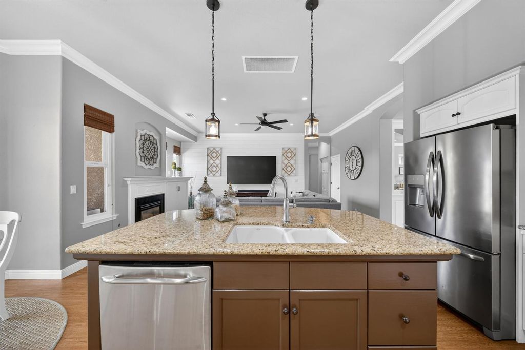 Image 34 of property listing at 2765 Bellaire Avenue, Clovis, CA 93611
