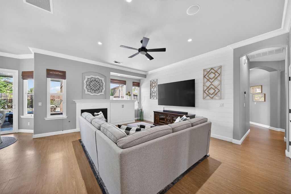 Image 40 of property listing at 2765 Bellaire Avenue, Clovis, CA 93611
