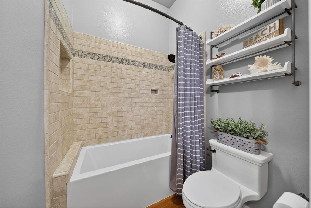 Image 60 of property listing at 2765 Bellaire Avenue, Clovis, CA 93611