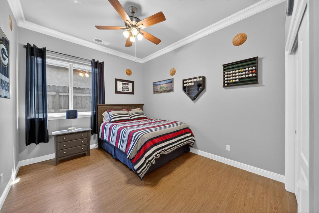 Image 63 of property listing at 2765 Bellaire Avenue, Clovis, CA 93611