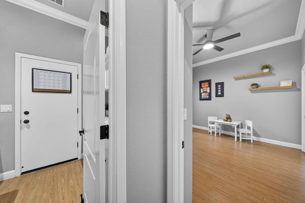 Image 67 of property listing at 2765 Bellaire Avenue, Clovis, CA 93611