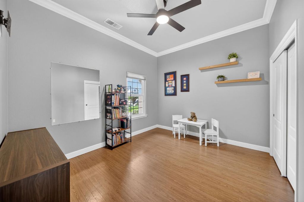 Image 68 of property listing at 2765 Bellaire Avenue, Clovis, CA 93611