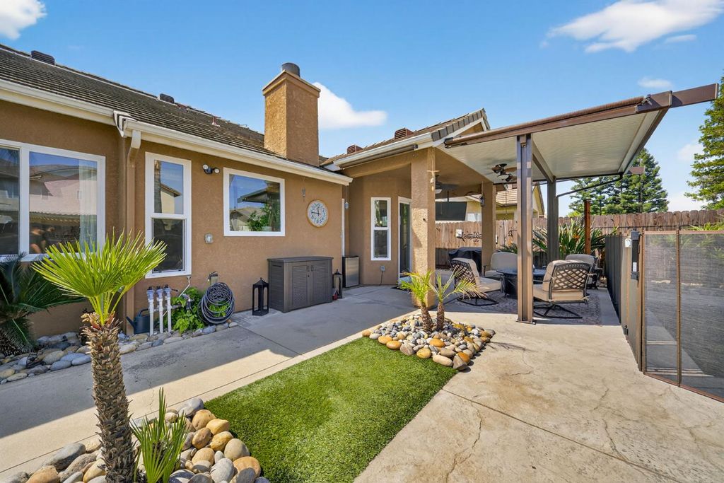 Image 73 of property listing at 2765 Bellaire Avenue, Clovis, CA 93611