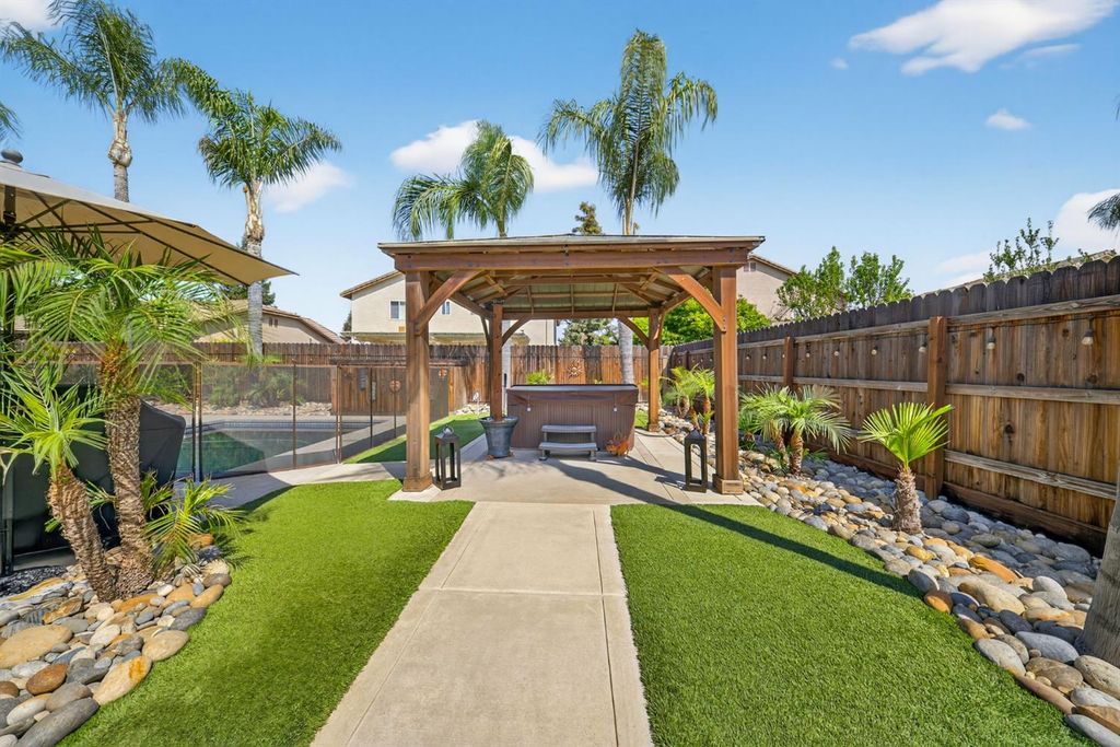Image 74 of property listing at 2765 Bellaire Avenue, Clovis, CA 93611