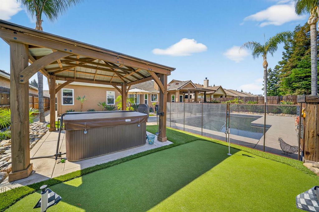 Image 77 of property listing at 2765 Bellaire Avenue, Clovis, CA 93611