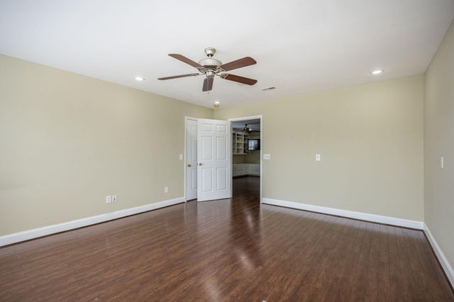 1136 Lemon Avenue, Manning, SC 29102