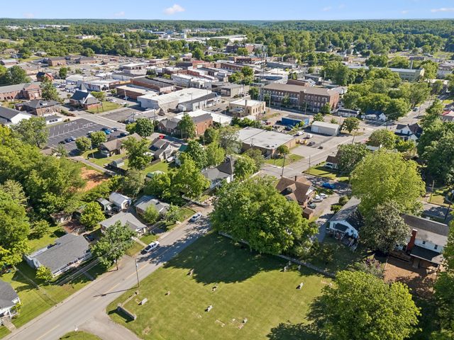 209 Murrell St, Dickson, TN 37055