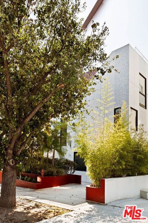 1253 N Sweetzer Avenue 5, West Hollywood, CA 90069 — photo 2