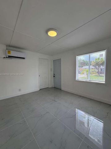 731 SW 3rd Place 1, Dania Beach, FL 33004