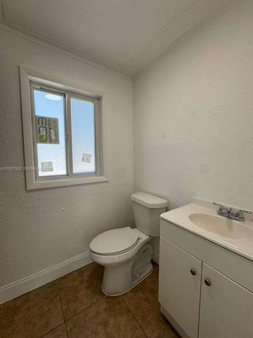 731 SW 3rd Place 1, Dania Beach, FL 33004