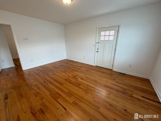 16 E Kupsch Street E A, Sayreville, NJ 08872