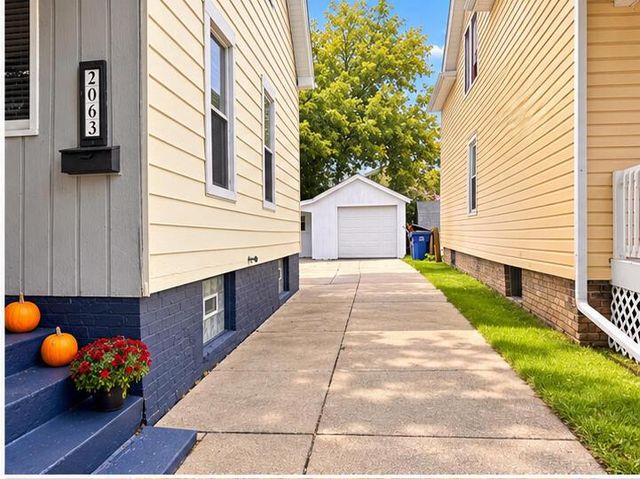 2063 Green STREET, Racine, WI 53402
