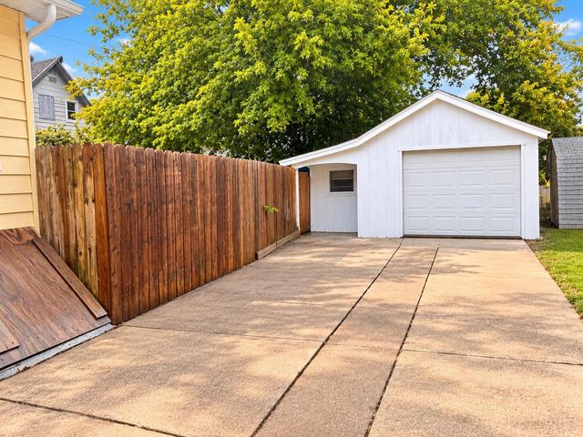 2063 Green STREET, Racine, WI 53402