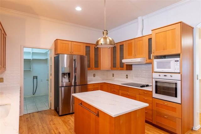 1500 Chestnut Drive, Savannah, TX 76227