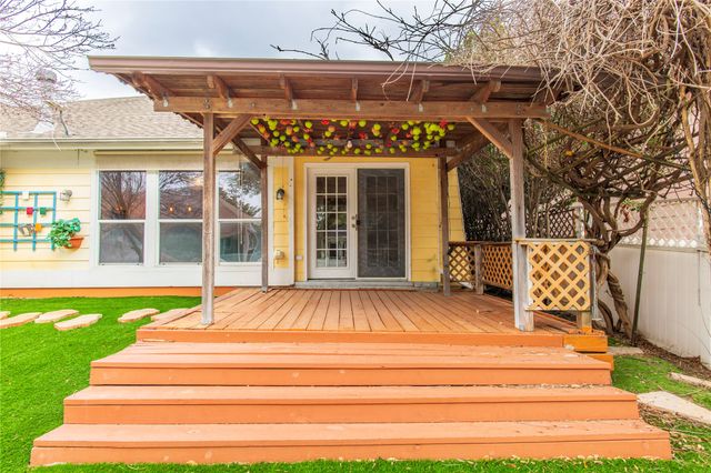 1500 Chestnut Drive, Savannah, TX 76227